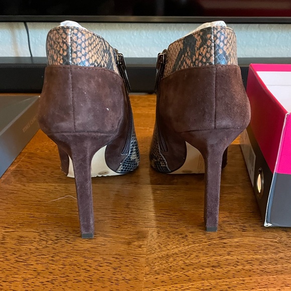 Vince Camuto Women's Sempren Ankle Boot, Size 7 - Picture 7 of 7